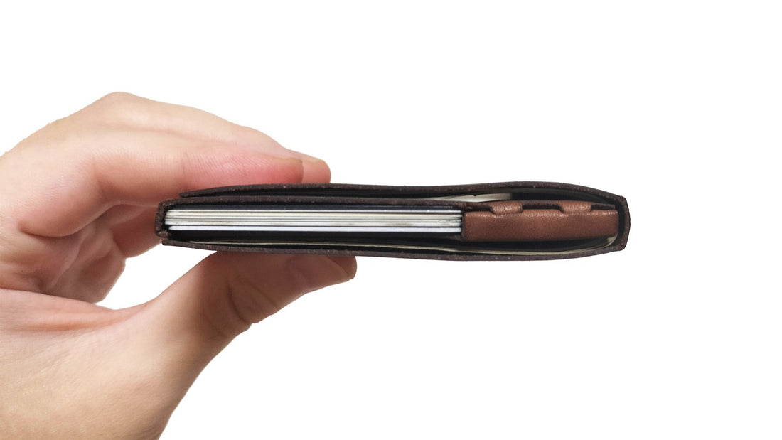 世界最小級の2つ折り革財布『UNIVERO』誕生